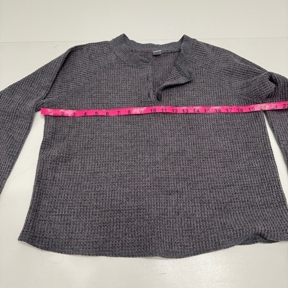 Old navy gray waffle knit long sleeve thermal size small - Picture 4 of 6